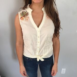 Linen white tank with stitched floral design